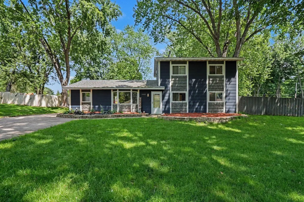 10021 Redwood Street NW Coon Rapids MN 55433