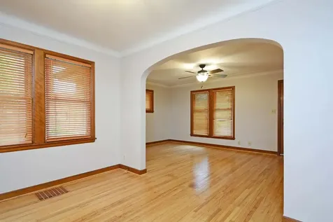 4255 Thomas Avenue N Minneapolis MN 55412