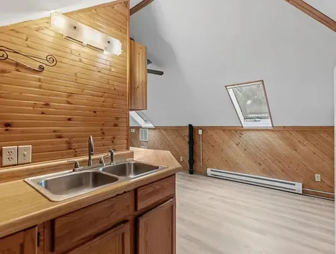 4255 Thomas Avenue N Minneapolis MN 55412