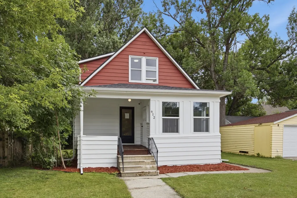612 Elm Street S Moorhead MN 56560
