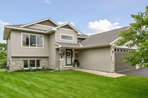900 Winsome Way NE Isanti MN 55040