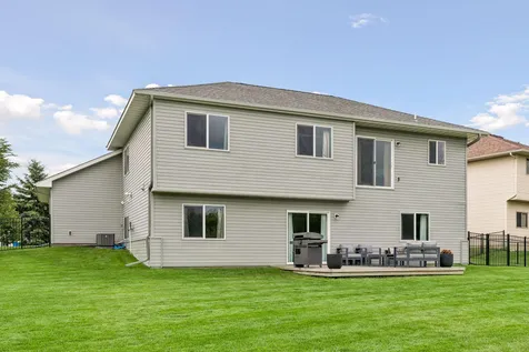 900 Winsome Way NE Isanti MN 55040