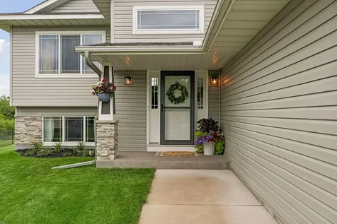 900 Winsome Way NE Isanti MN 55040