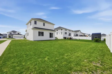 6653 Toronto Drive S Fargo ND 58104