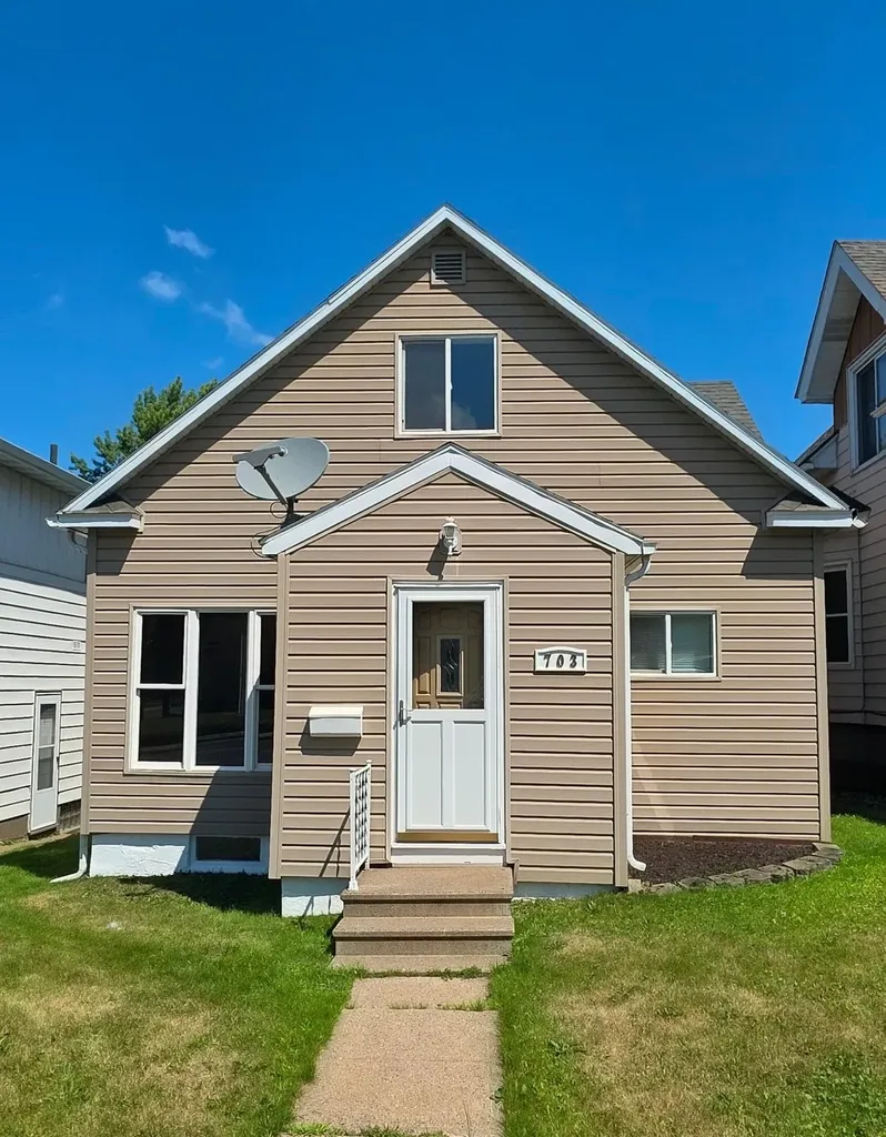 703 Harrison Street Eveleth MN 55734