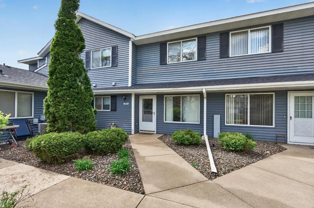 5973 Dellwood Avenue Shoreview MN 55126
