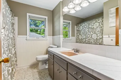 5536 Holiday Road Minnetonka MN 55345