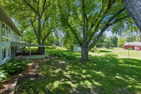 5536 Holiday Road Minnetonka MN 55345