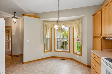 505 Holly Lane N Oakdale MN 55128