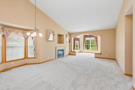 505 Holly Lane N Oakdale MN 55128