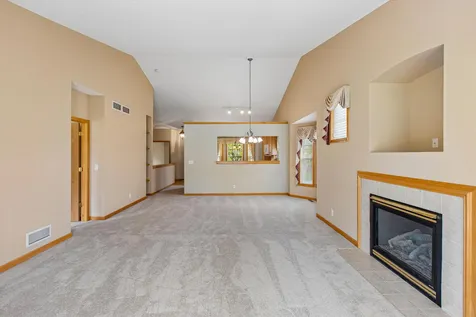 505 Holly Lane N Oakdale MN 55128