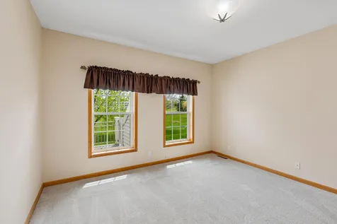 505 Holly Lane N Oakdale MN 55128