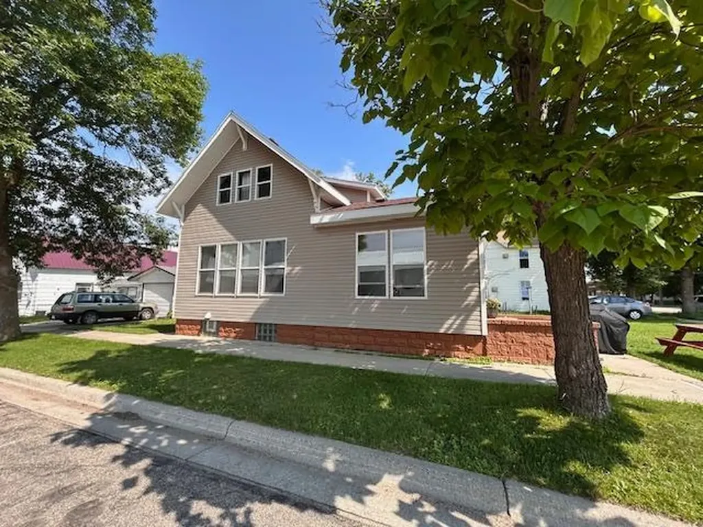 321 Lowery Avenue Belgrade MN 56312