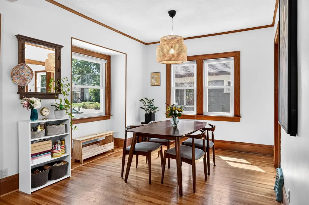 1363 Hewitt Avenue Saint Paul MN 55104