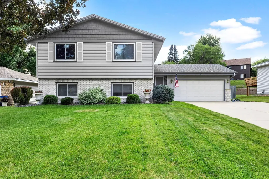 5213 Overlook Drive Bloomington MN 55437