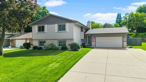 5213 Overlook Drive Bloomington MN 55437