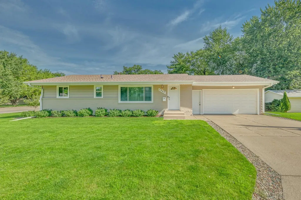 7840 Winsdale Street N Golden Valley MN 55427