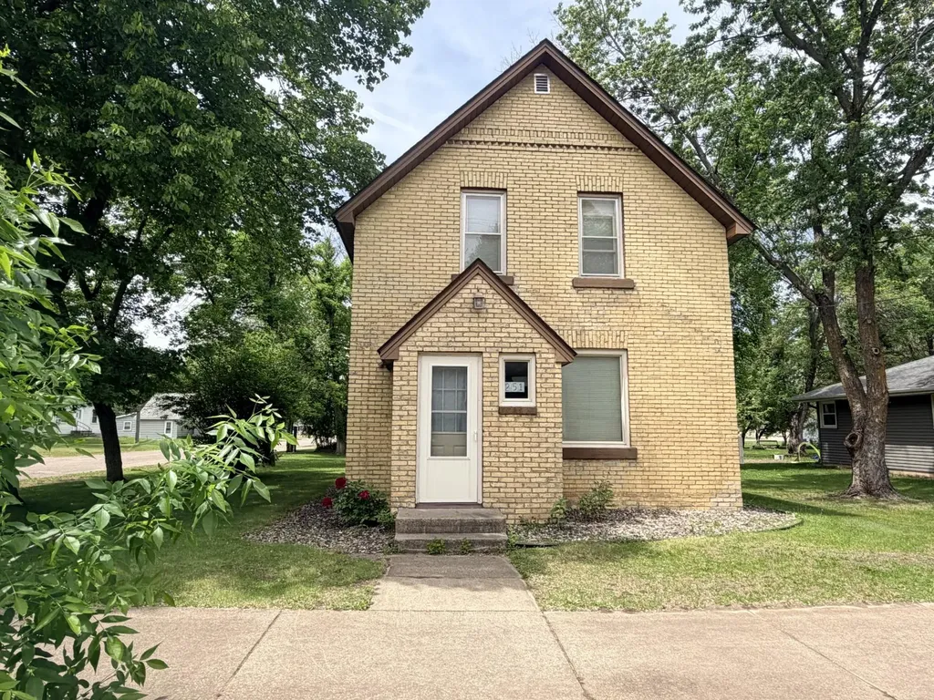 251 Hall Avenue SW Richmond MN 56368
