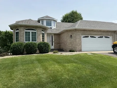 3028 Highpointe Curve Roseville MN 55113