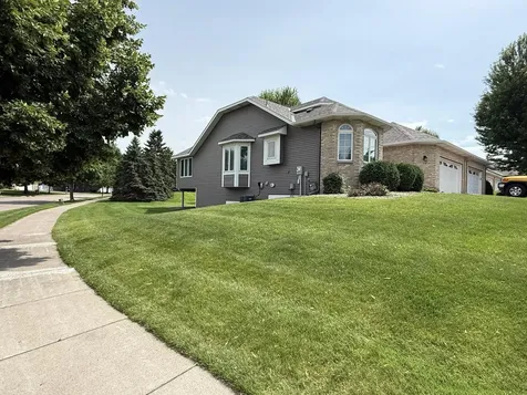 3028 Highpointe Curve Roseville MN 55113