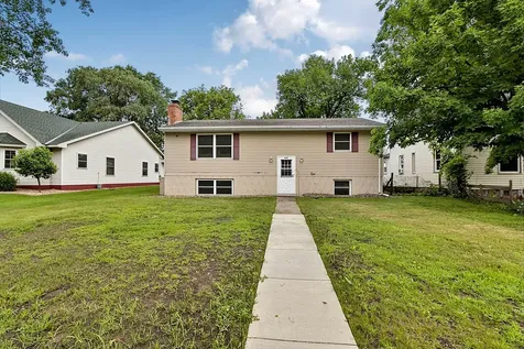 105 Barracuda Avenue SE Avon MN 56310