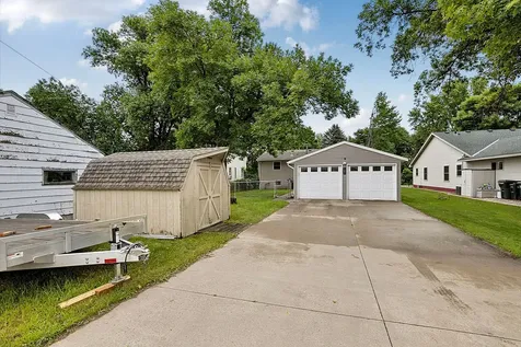 105 Barracuda Avenue SE Avon MN 56310