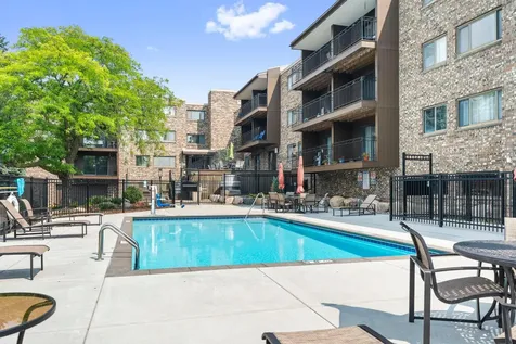 4120 Parklawn Avenue Edina MN 55435