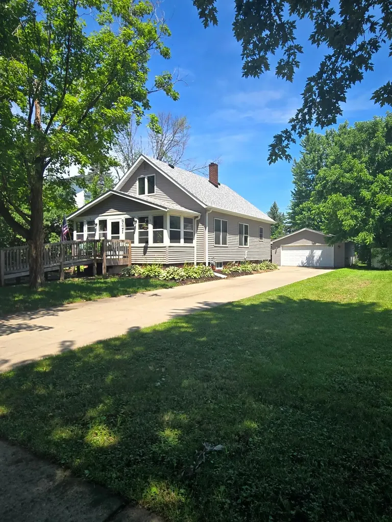 704 Broadway Street Cleveland MN 56017