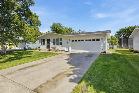 428 Brook Avenue Moorhead MN 56560