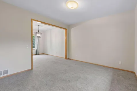 19925 English Court Farmington MN 55024