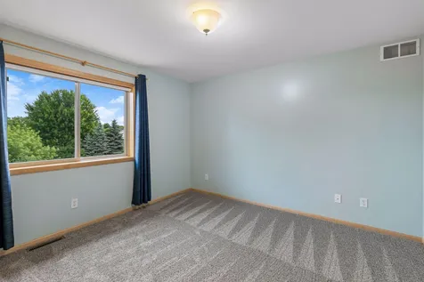 19925 English Court Farmington MN 55024