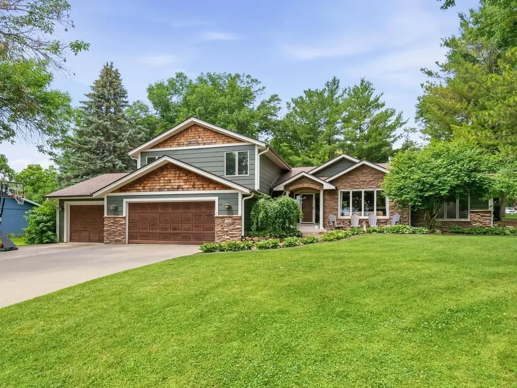 140 Lakeview Terrace Boulevard Waconia MN 55387