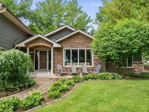 140 Lakeview Terrace Boulevard Waconia MN 55387