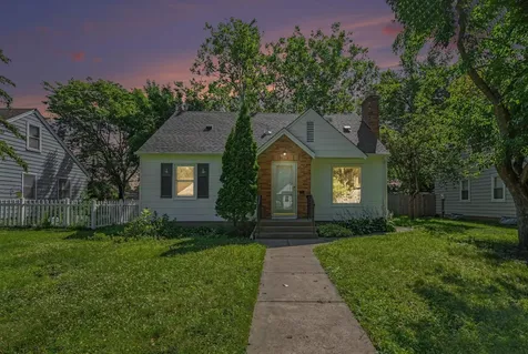 3830 Zenith Avenue N Robbinsdale MN 55422