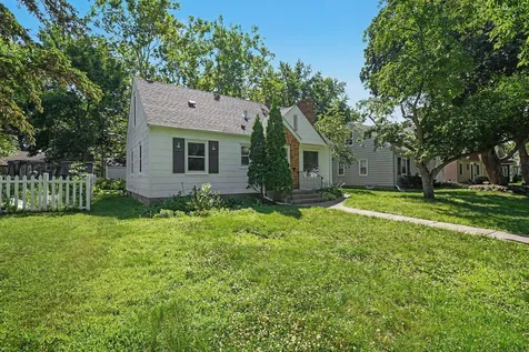 3830 Zenith Avenue N Robbinsdale MN 55422