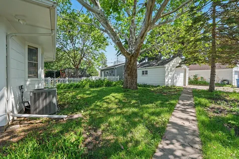 3830 Zenith Avenue N Robbinsdale MN 55422