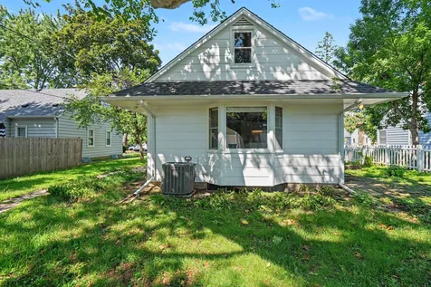 3830 Zenith Avenue N Robbinsdale MN 55422