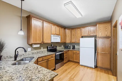 2446 Autumn Ridge Court Chanhassen MN 55317