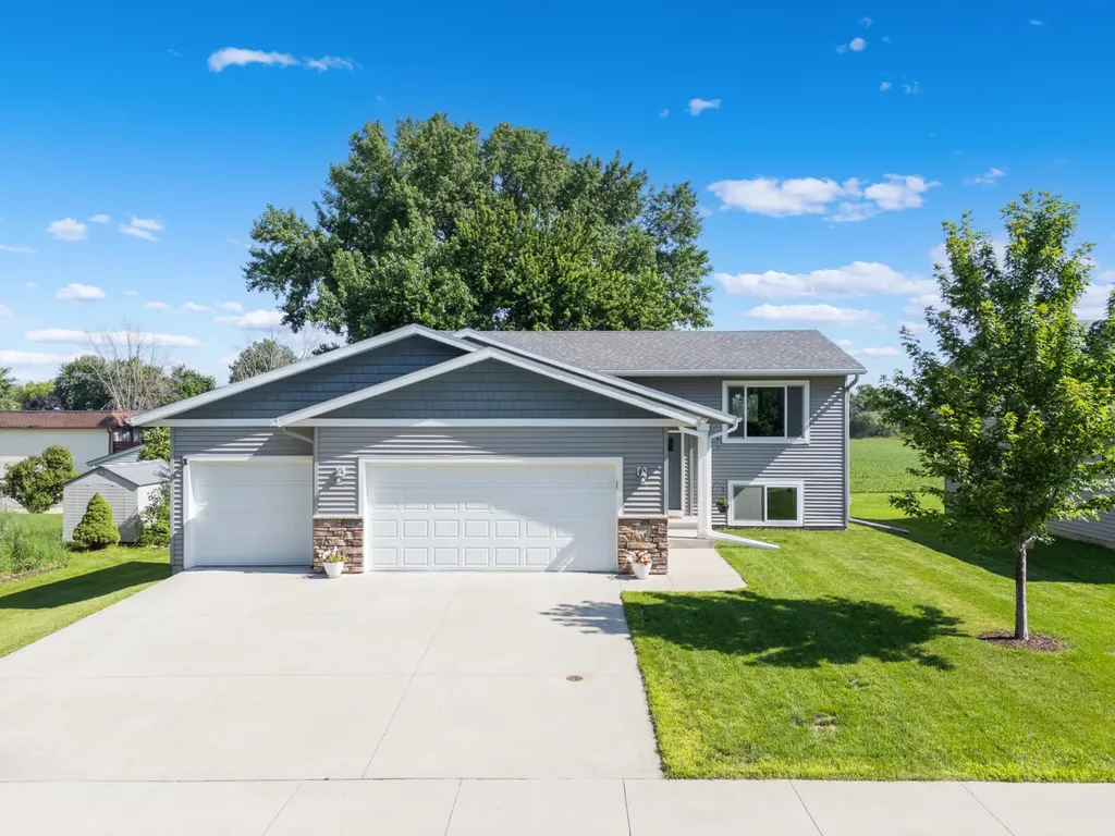 805 6th Street NE Stewartville MN 55976