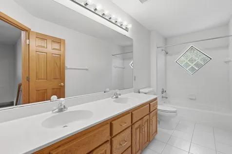 9272 Duckwood Trail Woodbury MN 55125