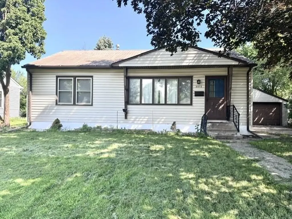 2012 Brookview Drive Brooklyn Center MN 55430