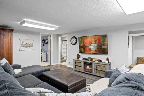 1216 8th Lane Anoka MN 55303