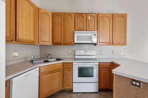 1320 S Trail Drive Faribault MN 55021