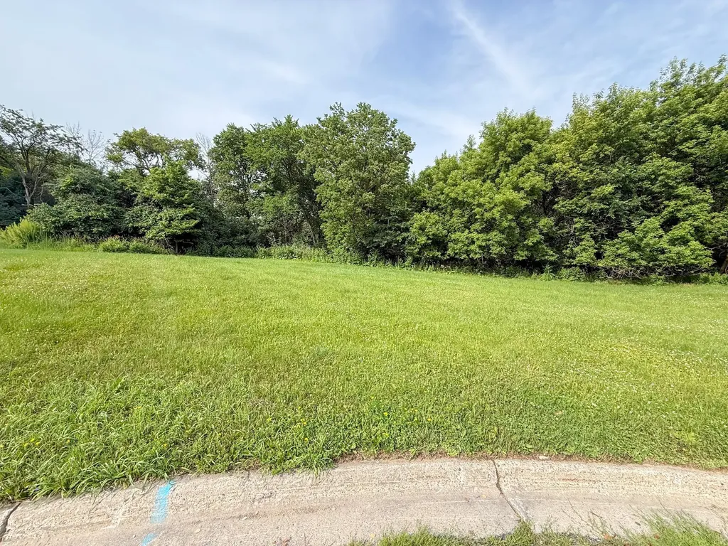 1218L Southview Drive Faribault MN 55021
