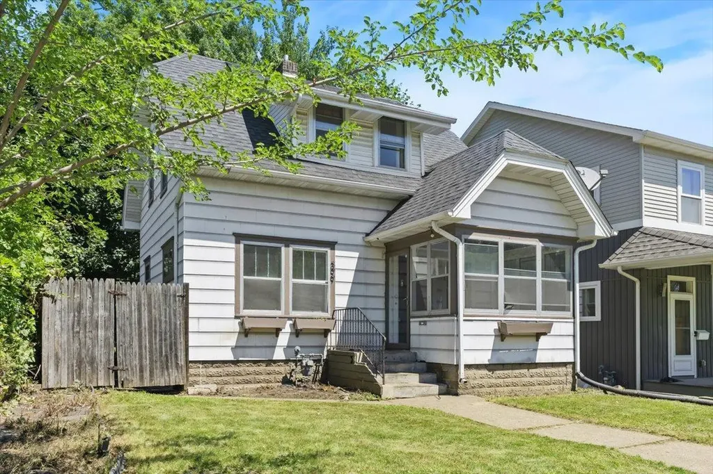 399 Curtice Street E Saint Paul MN 55107