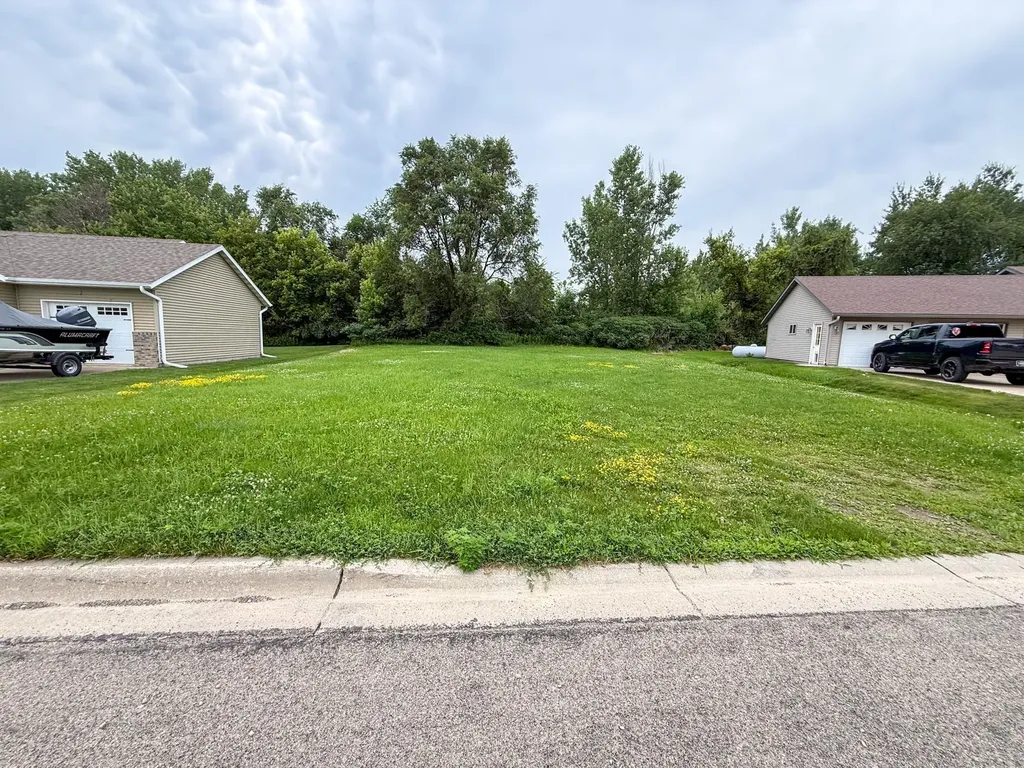 1275L Bellflower Lane NE Owatonna MN 55060