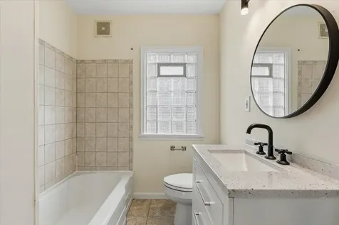 71 Wyoming Street E Saint Paul MN 55107