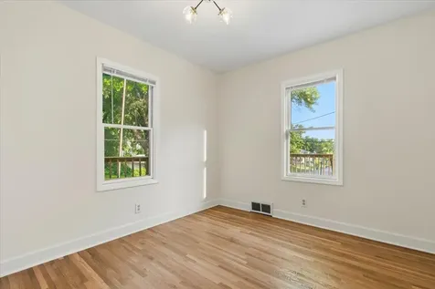 71 Wyoming Street E Saint Paul MN 55107