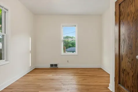 71 Wyoming Street E Saint Paul MN 55107