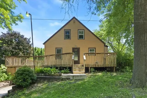 71 Wyoming Street E Saint Paul MN 55107